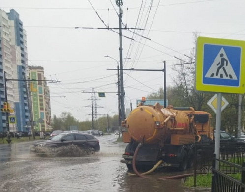 На дорогах Иванова работают илососы
